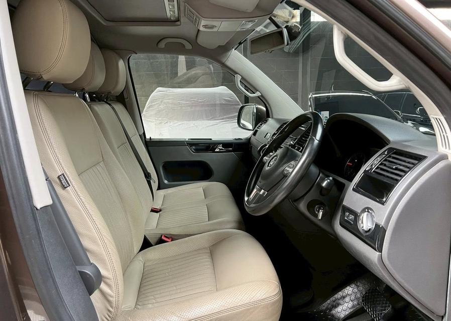 Volkswagen CARAVELLE 2.0 TDi Van