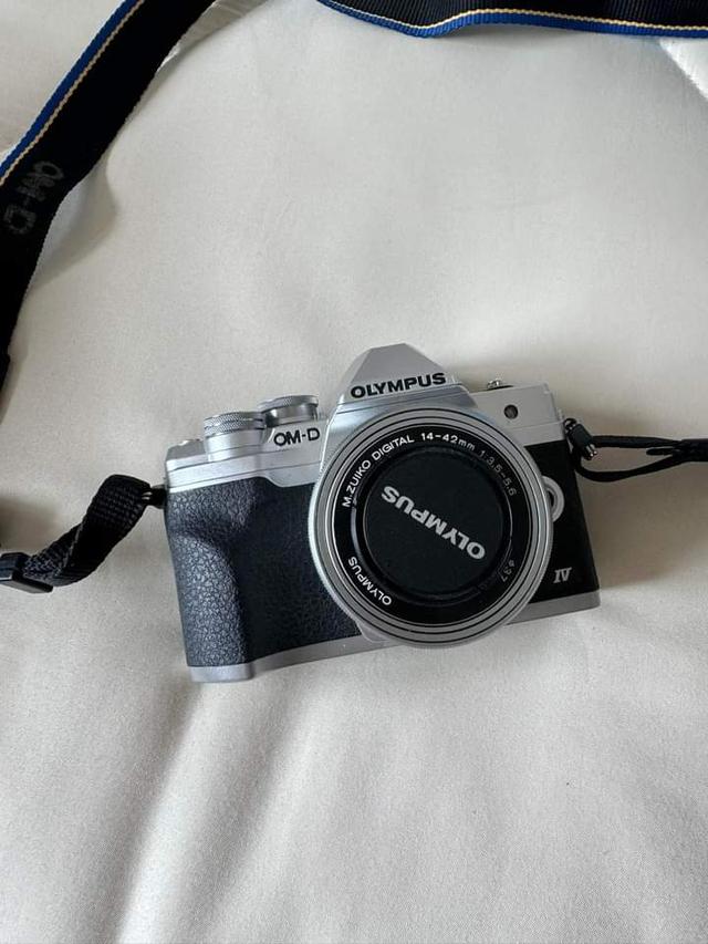 Olympus OM-D E-M10 Mark IV 3