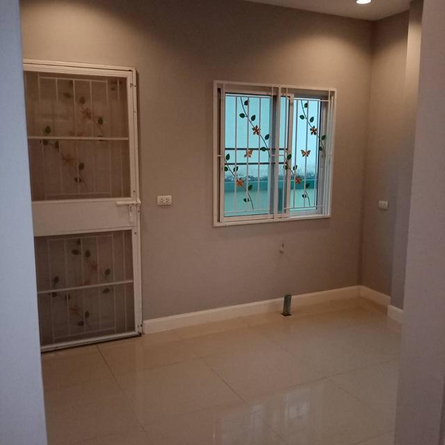 ขายถูกบ้านเดี่ยว 2 ชั้น หมู่บ้าน วิสต้าวิลล์โครงการ3 คลอง8  Vista Ville 3 Klong 8 ขนาด 93 ตรว. 3 นอน 3 น้ำ บ้านสวย  หลังมุม บ้านเปล่าใหม่มาก จอดรถในบ 7