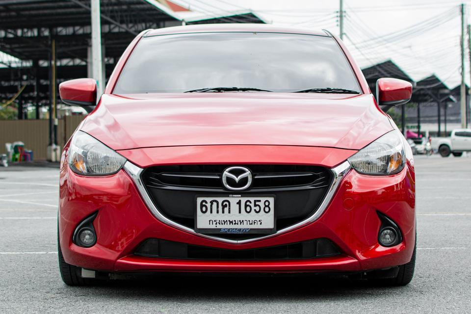 Mazda 2 1.3 Skyactiv High connect 4 ประตู เบนซิน !!! แต่งล้อแม็กซ์สีดำ จัดส่งรถฟรีถึงหน้าบ้านท่านทั่วประเทศไทย !!! 2