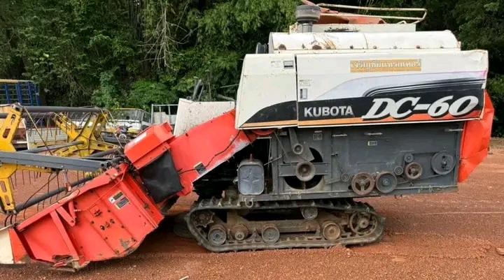 เจ้าของขายเอง รถเกี่ยวข้าว KUBOTA 5