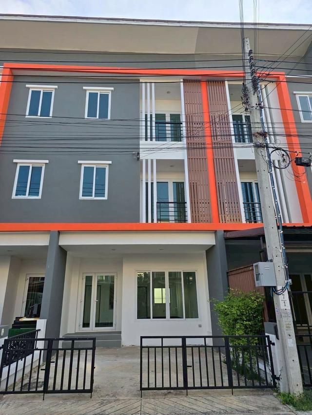 บ้านทาวน์โฮม#จองเดือนนี้ลดค่าเช่าให้เป็นพิเศษ🎉🎉#ลดจาก 14000บาท #เหลือเพียง11000บาทเท่านั้น  #โมเดิร์นทาวน์โฮมสวยหลังใหญ่3ชั้น #ทำโฮมออฟฟิศและอยู่อา 7