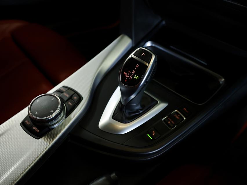 2016 BMW 320d 2.0 F30 (ปี 11-16) M Sport Sedan AT B1740 รูปที่ 13