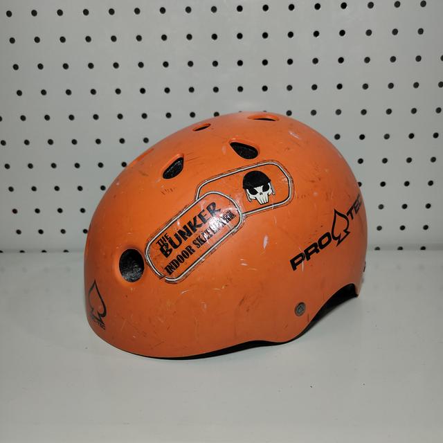 Pro-Tec หมวกกันน็อคสเก็ตบอร์ด รุ่น Classic สีส้มด้านด้าน