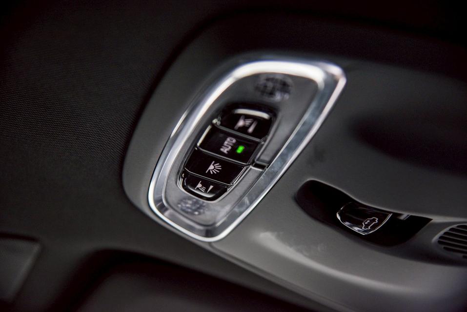 รหัสรถ CBL7547 Volvo XC60 2.0 T8 R-Design 4WD AT 2019 20