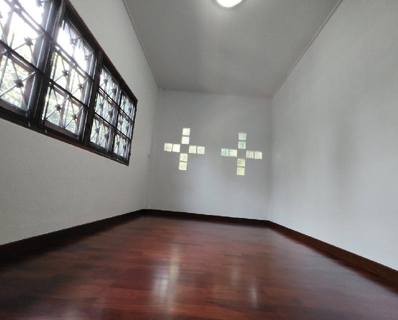 ให้เช่าบ้านเดี่ยว 2 ชั้น หลังใหญ่ 99 ตารางวา / ทำเล ลาดพร้าว โชคชัย 4 / อยู่ในซอยสตรีวิทยา 2 10