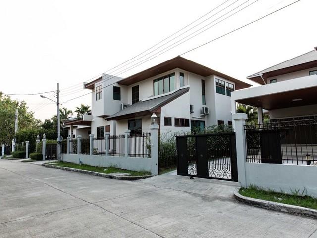 ให้เช่าบ้านเดี่ยว 2 ชั้น 3 หลัง 400 ตรว. 12 ห้องนอน หมู่บ้านเพอร์เฟค มาสเตอร์พีช พระราม 9 พร้อมสระว่ายน้ำ ใกล้ Stamford  3