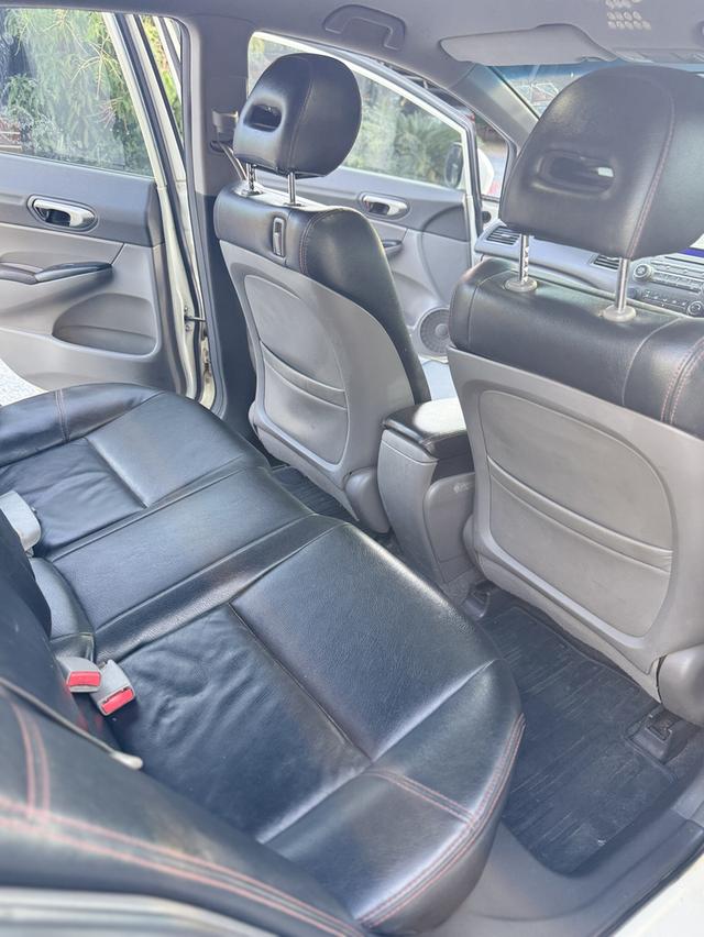 Honda civic 2010 145,000 บาท 10