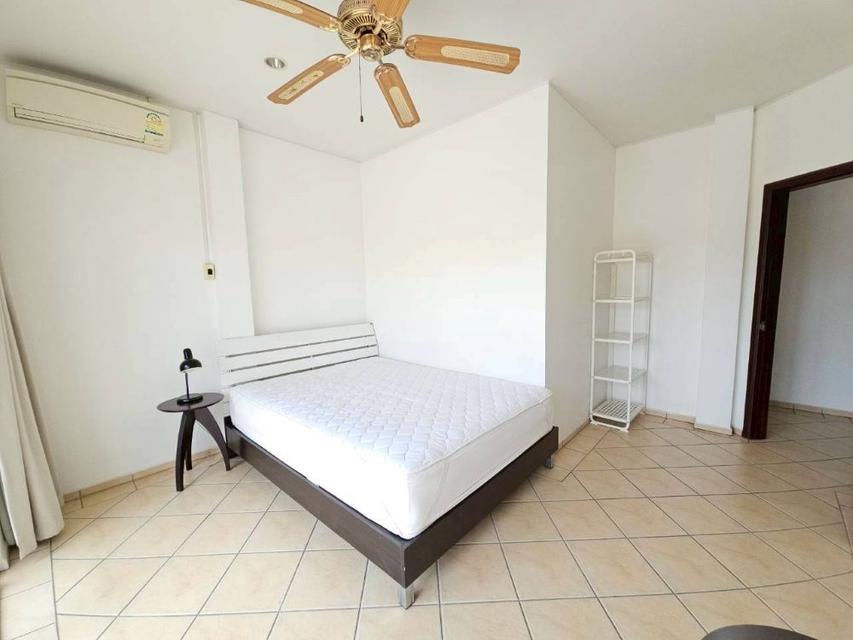 Two-story detached house for sale in Mountain View International Village, Bangsaen. Convenient location, near Burapha University Hospital. 5