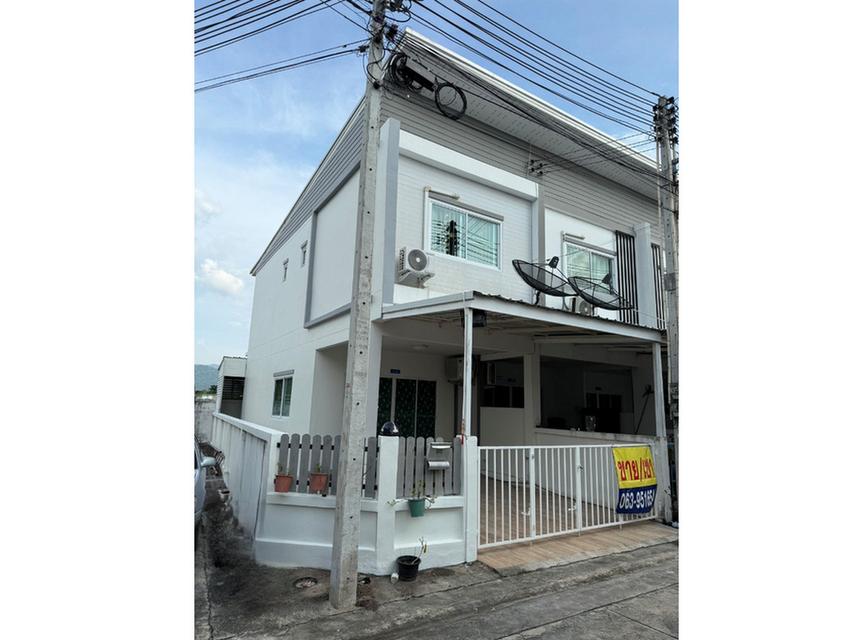 ทาวน์โฮม 22.8 ตารางวา หลังมุม 2 นอน 2 น้ำ หมู่บ้านบางแสนฮิลล์ ถนนข้าวหลามตัดใหม่ ใกล้มอเตอร์เวย์ 1