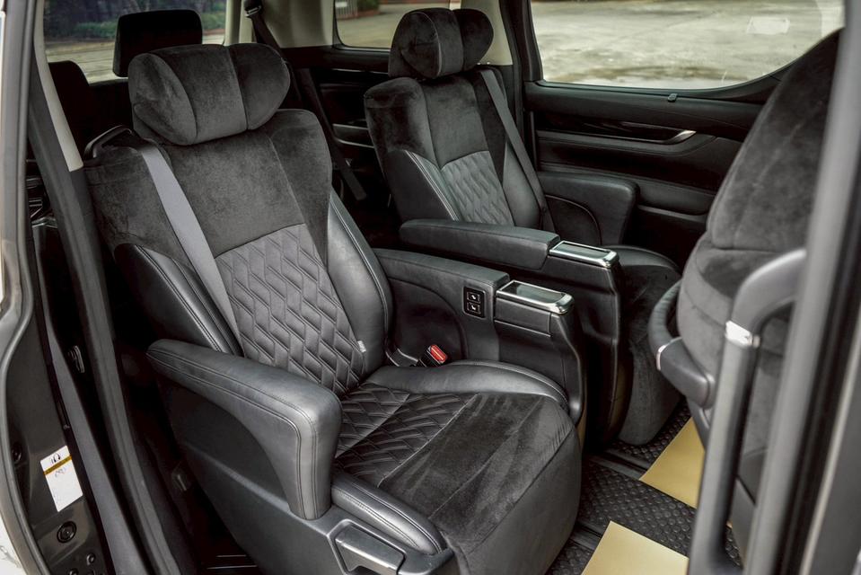 Toyota ALPHARD 2.5 auto 13