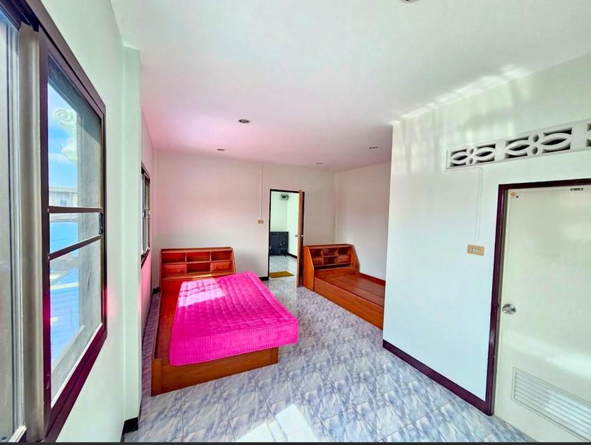 ทาวน์โฮม 2ชั้น 34ตร.ว. รีโนเวทใหม่ พร้อมอยู่เงียบสงบเป็นส่วนตัว แต่ใกล้สิ่งอำนวยความสะวด 9