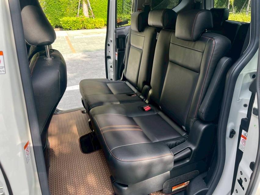 Toyota Sienta 2019  16