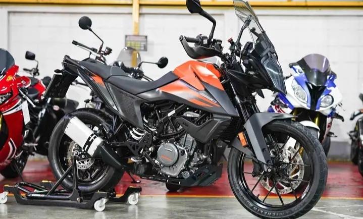 2022 KTM 390 Adventure 1