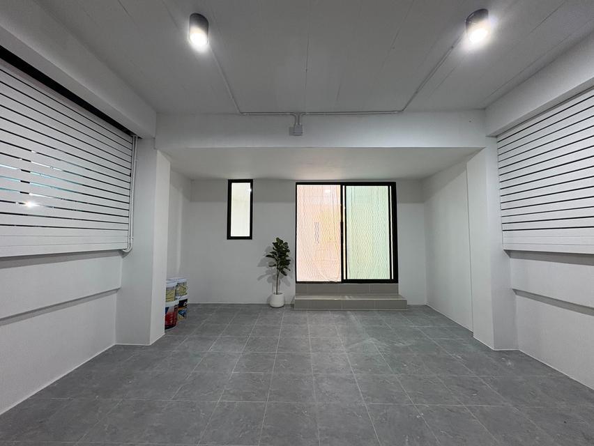 ขายบ้านมือสอง รีโนเวทใหม่ นนทบุรี บ้านสวย ทำเลดี ใกล้รถไฟฟ้าสายสีม่วง ใกล้ห้างเวสต์เกต 18