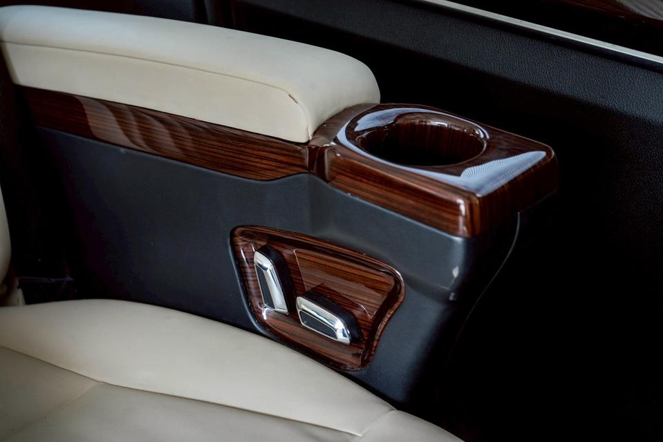 Toyota majesty  ไมล์ 8xxxx km. 10