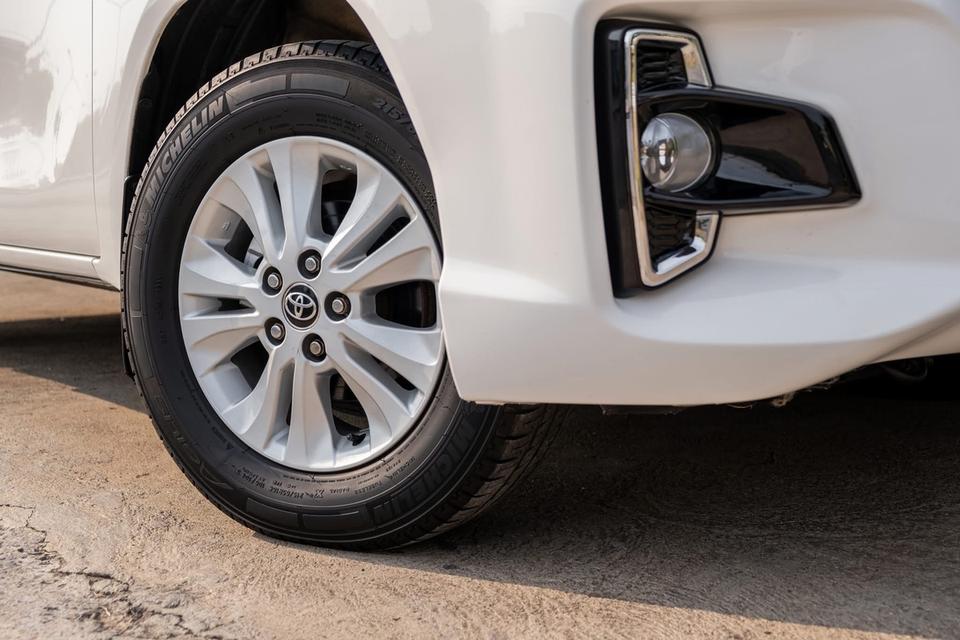 TOYOTA REVO SMARTCAB 2.4 J ปี 2018 MT 9