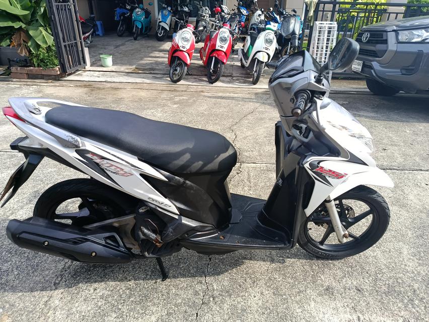 Click 125i 10