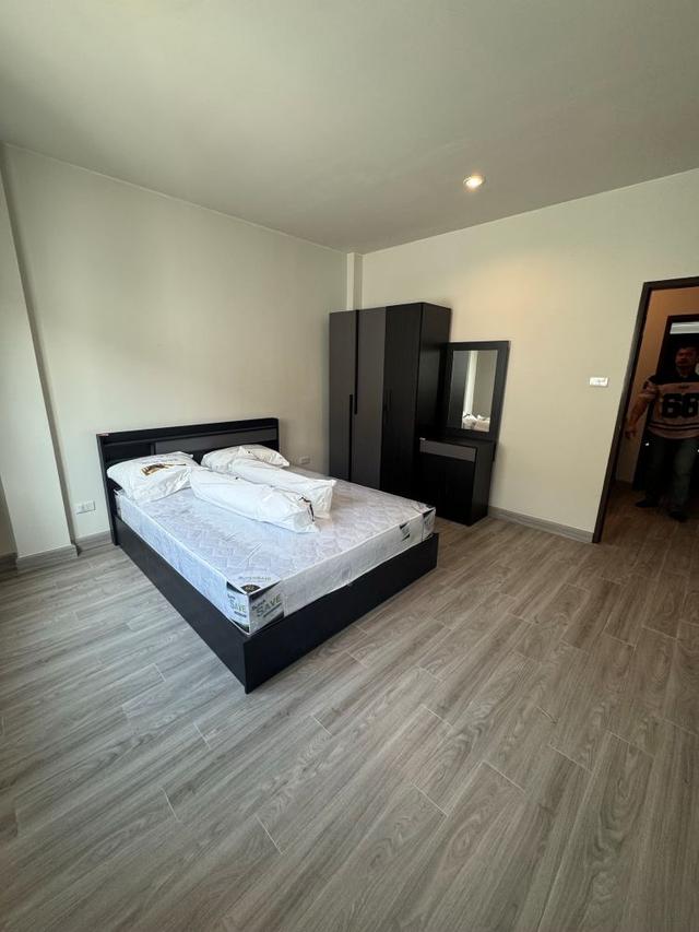 ให้เช่าหรือขายทาวน์โฮม 3 ชั้น (บ้านใหม่ บ้านใหญ่) โครงการสุวรรณภูมิทาวน์ @ หัวตะเข้ ซอยลาดกระบัง 54/3 ติดถนน ใกล้สนามบินสุวรรณภูมิ 7