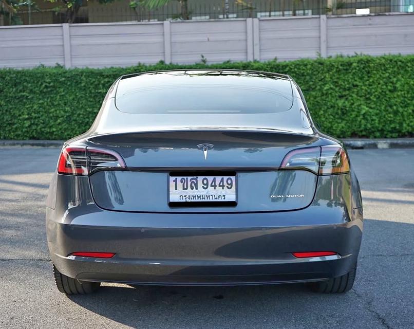 Tesla Model 3 Long Range Sedan  1400000 8