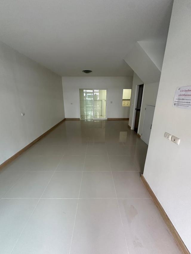 🏘️✨ ขายทาวน์โฮม 2 ชั้น ตกแต่งใหม่ทั้งหลัง ราคาโปรโมชั่น ✨🏘️ 🔑 พร้อมอยู่ทันที 📍 หมู่บ้านกัสโต้ แกรนด์ รามคำแหง  ถนนราษฎร์พัฒนา 6