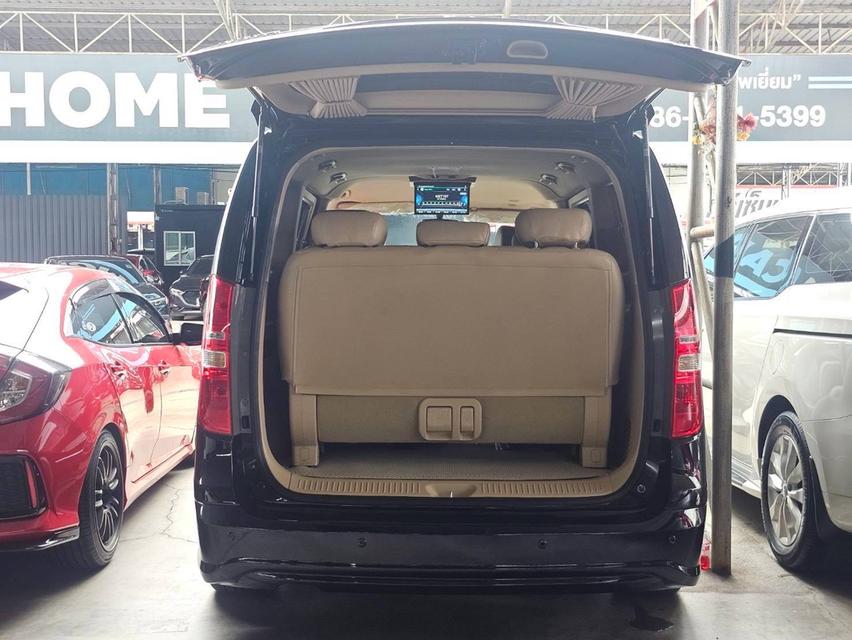 เข้าใหม่#Hyundai #H1 deluxe Top ปี 2018 จด 2019 สีดำ ดีเซล 11 ที่นั่งรถศูนย์ฮุนได ไมล์แท้เพียง 149,xxx km. รูปที่ 18