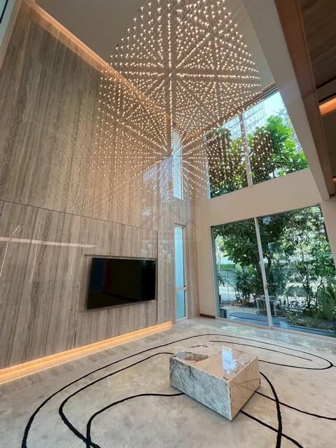 ขาย  ให้เช่าบ้านหรู 3 ชั้น มีลิฟต์ในบ้าน 4 ห้องนอน โครงการ VIVE เอกมัย-รามอินทรา ซอยโยธินพัฒนา 3 เลียบด่วน 7