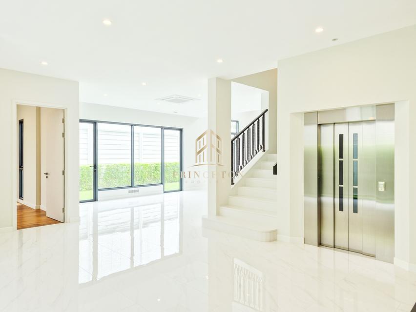 3-Storey Luxury House CINQ ROYAL The Eighteen Bangna KM.7 7