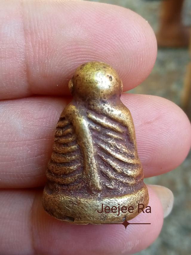 พระหล่อหลวงพ่อเงินอาจารย์แจ๊ะพิมพ์เศียรโต 3