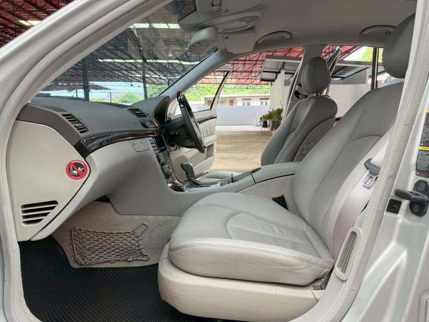 Mercedes-Benz E240 2.6 Avantgarde ปี2003 รถบ้านแท้ สวยสภาพดี 10