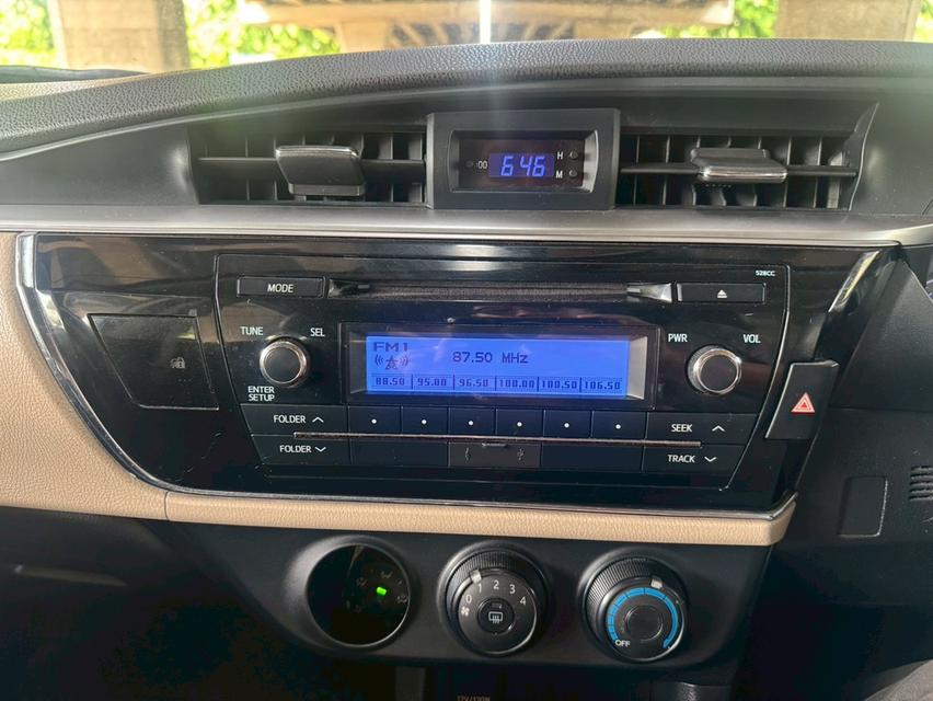 Toyota ALTIS 1.8 E AT ปี 2015  รถสวยขับดี ฟรีดาวน์ พร้อมใช้งาน 13