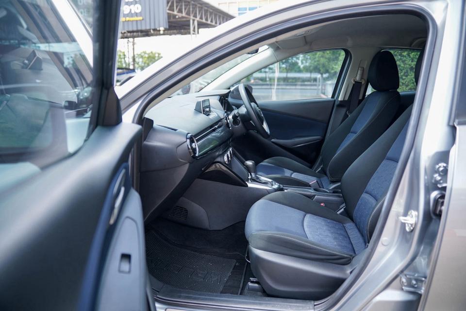 #MAZDA 2 1.3 Sports High AT (ปี 2015)ทะเบียน: 6กธ 8146 (กรุงเทพมหานคร)สี: เทา รูปที่ 17