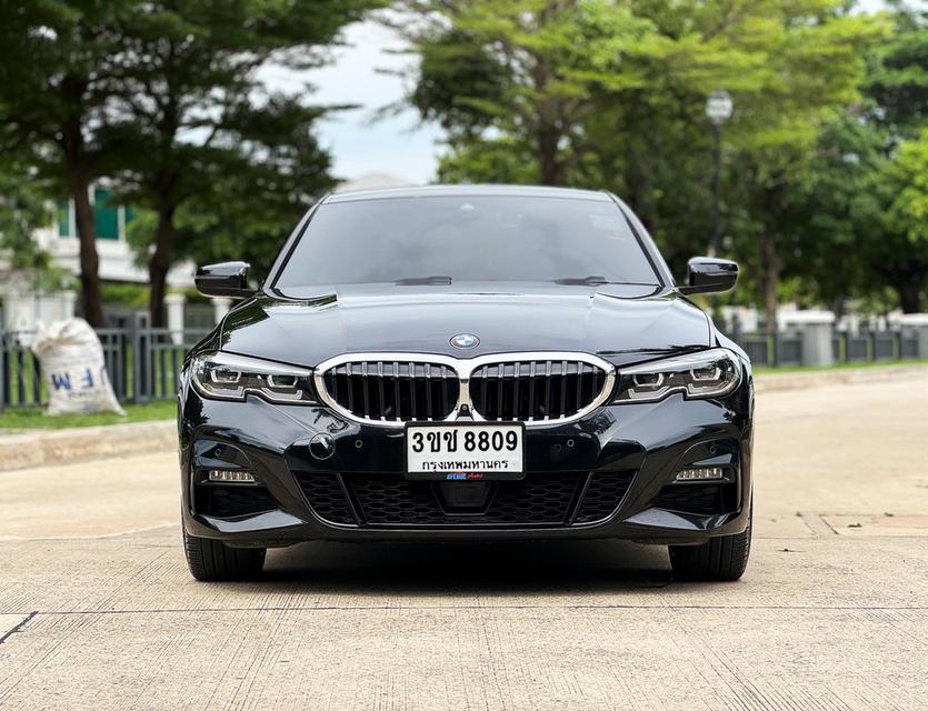 ขาย BMW 330e M-sport G20 2022 สีดำ ราคาถูก มี BSI วารันตีเหลือ รูปที่ 2