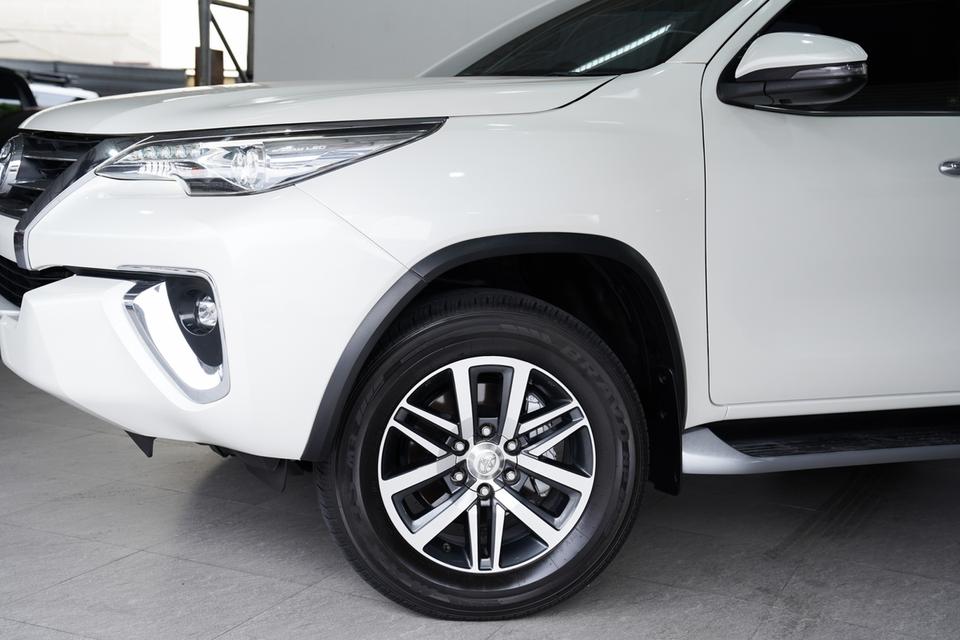 TOYOTA FORTUNER 2.8 V 4WD SIGMA4 AT ปี 2019 สีขาว 7