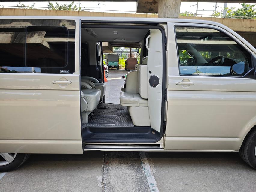 Volkswagen Caravelle 3.2 V6 T5 AT ปี 2010  3