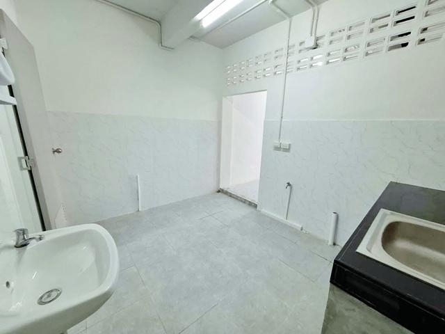 เอ็มไพร์ ทาวเวอร์ 1.7 กม. ให้เช่าตึกแถว 3 ชั้น แมคโคร สาทร 1.2 กม. BTS เซนต์หลุยส์ 1.6 กม.รร.นานาชาติเซนต์แอนดรูว์ส 2.8 5