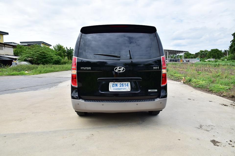 เพียง359000บาท HYUNDAI H-1 ดีลักปี2011 สีดำเบาะหนังแท้ 11ที่นั่งเครื่อง2500ดีเซลTURBO เกียร์ออโต้ เมาติฟังชั่นส์ วิ่ง 142xxxกิโลเมตร โทร 0957401229 รูปที่ 15