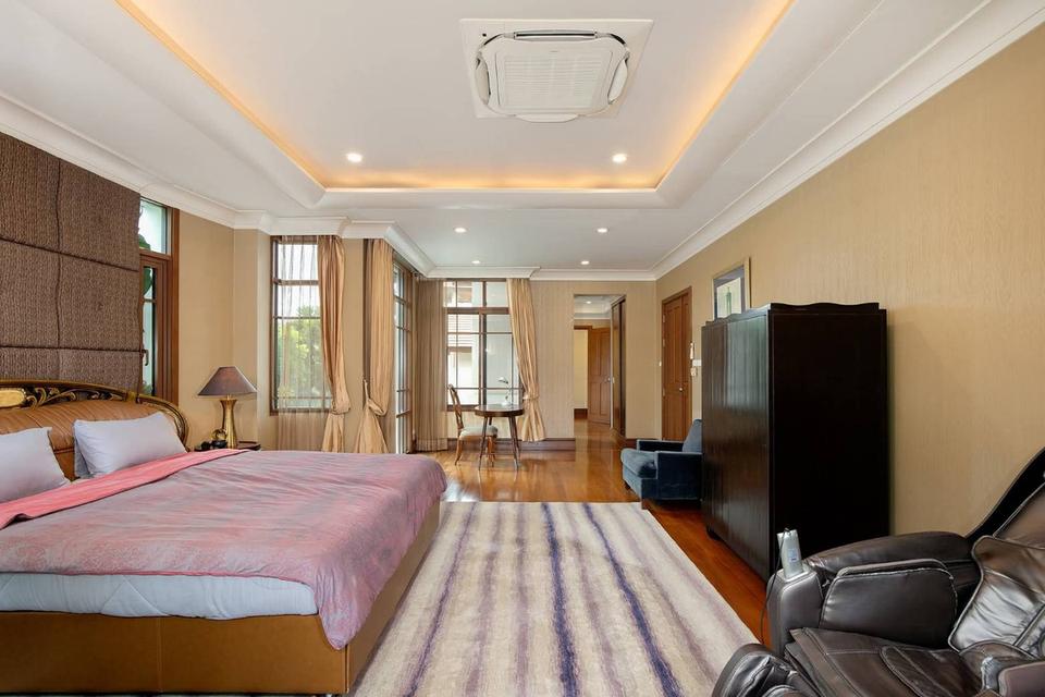 ขายบ้านสวยใจกลางกรุง บ้านแสนสิริ สุขุมวิท67 Luxury Sukhumvit 67 Private pool ที่ดิน 158 ตร.ว 5ห้องนอน 6ห้องน้ำ 6ที่จอดรถ New renovate ใกล้ BTSเอกมัย 11