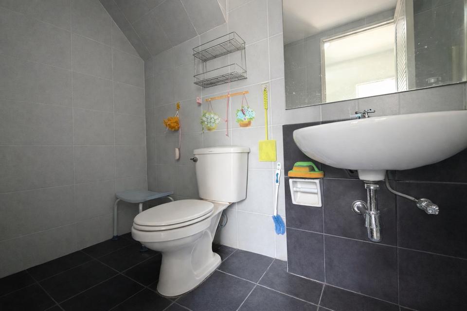 หมู่บ้านไอดีไซน์ ลำลูกกา คลอง 3 ถนนลำลูกกา ตำบลลาดสวาย อำเภอลำลูกกา จังหวัดปทุมธานี 16