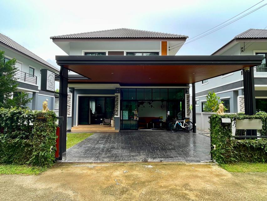 บ้านเดี่ยว 2 ชั้น 3 ห้องนอน 3 ห้องนอน 70 ตร.ว. พื้นที่ใช้สร้อย 180 ตร.ม. เมืองเชียงราย ห่างเซนทรัล 3 กม. แอร์ทุกห้อง เครื่องทำน้ำอุ่น ประตูรีโมท 3