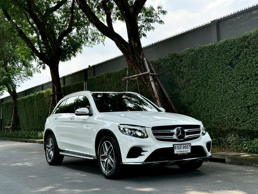 Benz GLC250 d AMG Dynamic ดีเซล สีขาว ปี 2019 รถบ้านมือเดียวป้ายแดง ไม่เคยทำสี