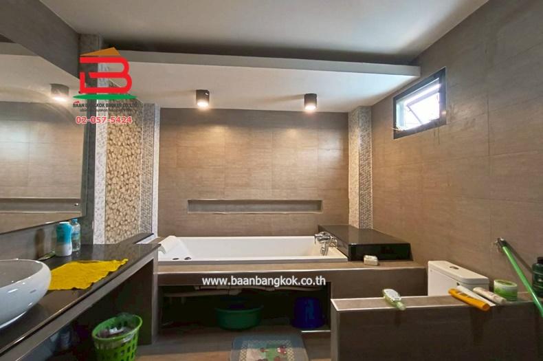 ที่ดินพร้อมสิ่งปลูกสร้าง รังสิต-นครนายก 39 เนื้อที่ 50 ตรว. ตำบลประชาธิปัตย์ อำเภอธัญบุรี จังหวัดปทุมธานี 12