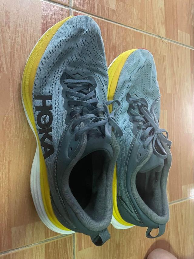 รองเท้ามือสอง Hoka   3