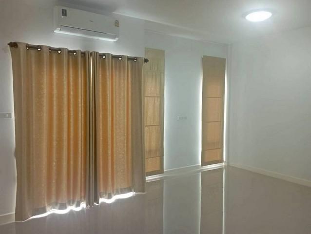 ขายและให้เช่าทาวน์โฮม 2 ชั้น สไตล์อังกฤษ โครงการกุลธนา2 เฟส 8, 9, 10 โซนหนองกะขะพานทอง – ชลบุรีใกล้ตลาด D-Market เดินทาง 6