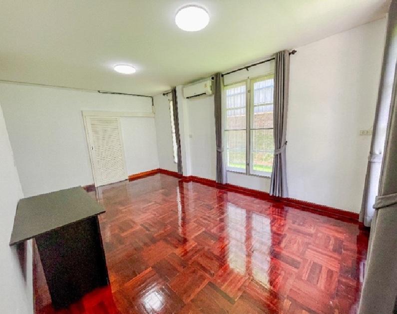 ให้เช่าบ้านเดี่ยว 2 ชั้น / Home Office หลังใหญ่ ซอยรามอินทรา เข้าซอยไม่ลึก ทำเลดีมาก / ปากซอยรถไฟฟ้า เดินได้ 6