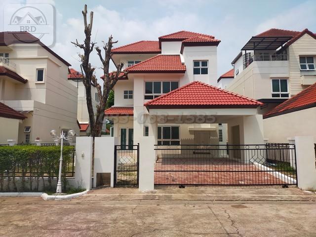 ทองหล่อเพียง 27 นาที พิเศษ 12.5 ล้านบาท บ้านเดี่ยว 3 ชั้น Villa นครินทร์  สุขุมวิท77 - สุขาภิบาล2  ประเวศ กรุงเทพฯ 2