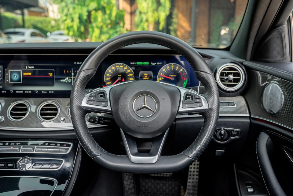 MercedesBenz E350e AMG Plug-in Hybrid ปี 2019 ⚡️ปลั๊กอินรุ่นท็อป 𝐁𝐞𝐧𝐳 𝐄𝟑𝟓𝟎𝐞 เข้าเพิ่มแล้วค่า! สวยเป๊ะทุกมุม👍🏼 4