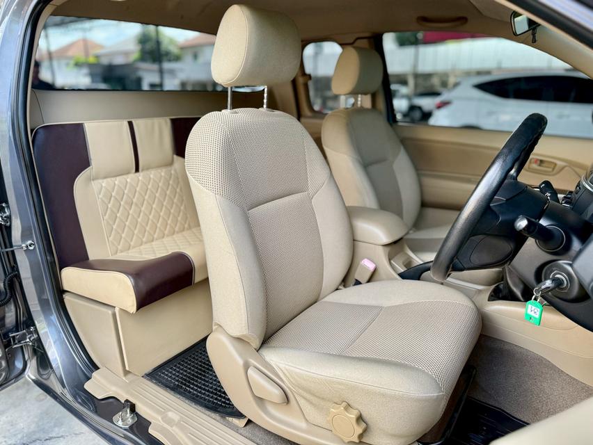 TOYOTA HILUX VIGO 2.5 E 2014 12