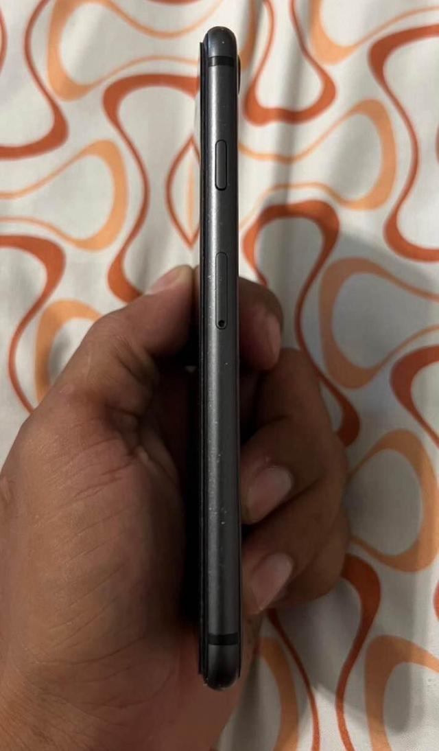 IPhone 8 สีดำ 4
