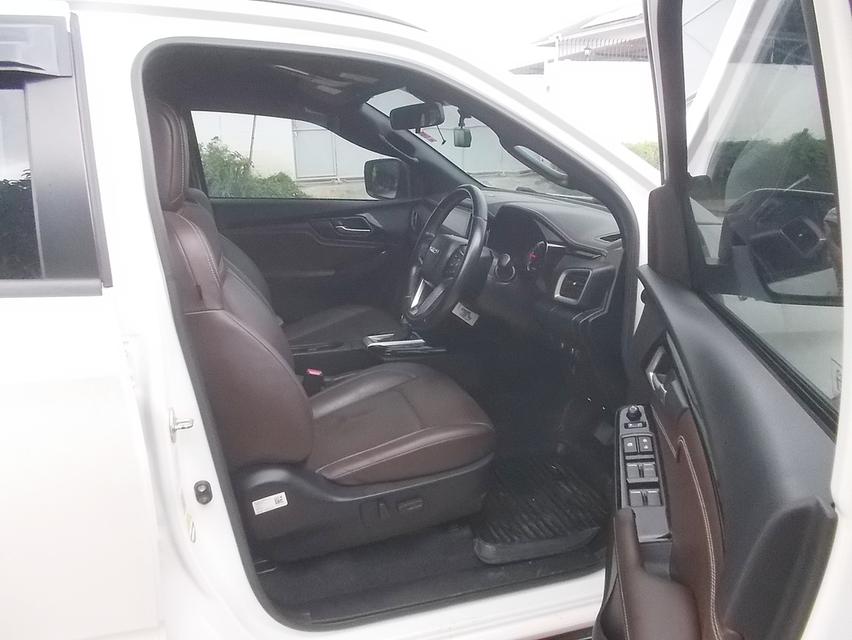 Isuzu Dmax Cab4 Vcross 3.0 M 4WD ปี 2021 10